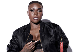 News-Titelbild - Laura Mvula, Ed Sheeran und Fred again.. bei Ivor Novello Awards mit Preisen geehrt