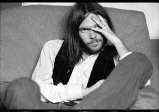 News-Titelbild - Neil Young kündigt Re-Issue des CD-Boxsets "Archives Vol. I: 1963-1972" an