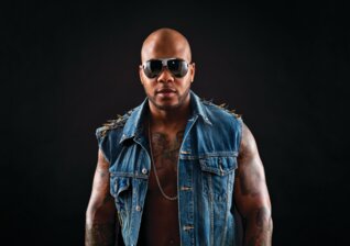 News-Titelbild - Flo Rida bringt "Cake" in die TODAY Show – mitsamt einem riesengroßen Kuchen