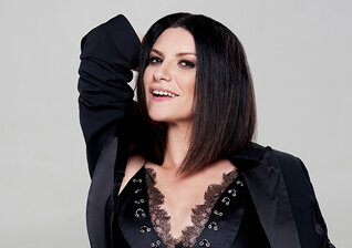 News-Titelbild - In ihrem neuen Song "Scatola" nimmt Laura Pausini Kontakt zu ihrem jugendlichen Ich auf