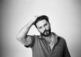 News-Titelbild - Ian Hooper veröffentlicht seine neue Single "Dry Your Tears"