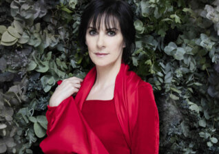 News-Titelbild - Enya veröffentlicht Lyric Video zu "The Humming"