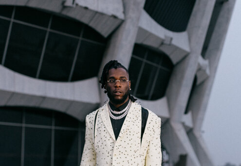 News-Titelbild - Burna Boy tritt beim Finale der UEFA Champions League auf