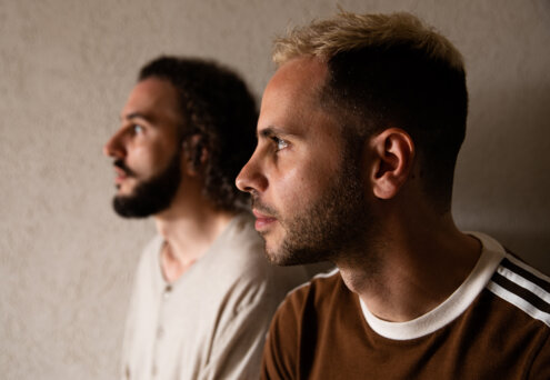 News-Titelbild - Inspiriert von Daft Punk und Brian Eno: PARISI veröffentlichen neue Single "Believe In Yourself"