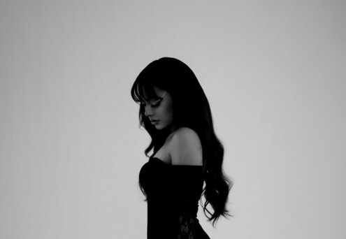 News-Titelbild - Ayliva setzt sich erstmals an die Spitze der deutschen Albumcharts und stellt neue Streamingrekorde auf