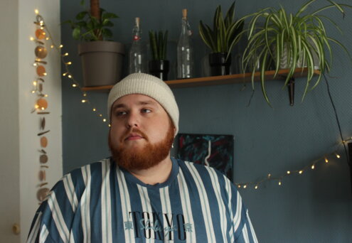 News-Titelbild - Erinnerungen an den Berliner Techno der 90er: The Boy the G legt Remix von "Unendlichkeit" vor