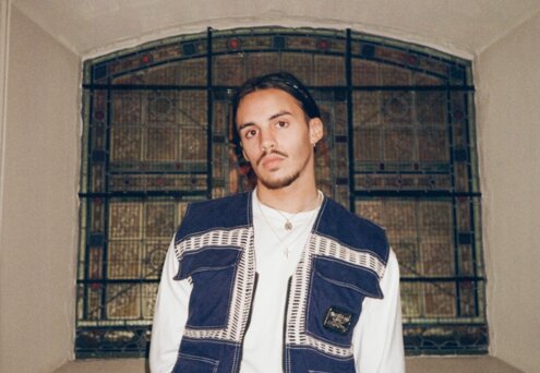 News-Titelbild - Hypnotisierende Alternative-R&B-Soundscapes: Nate Brazier veröffentlicht neue Single "Teashing The Thread"