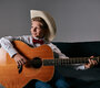 News-Titelbild - Die Erfolgsgeschichte geht weiter: Mason Ramsey singt "Famous" bei TRL in New York