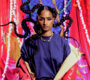 News-Titelbild - "Wie ich das Glück gesucht und gefunden habe": Priya Ragu veröffentlicht Debütalbum "Santhosam"